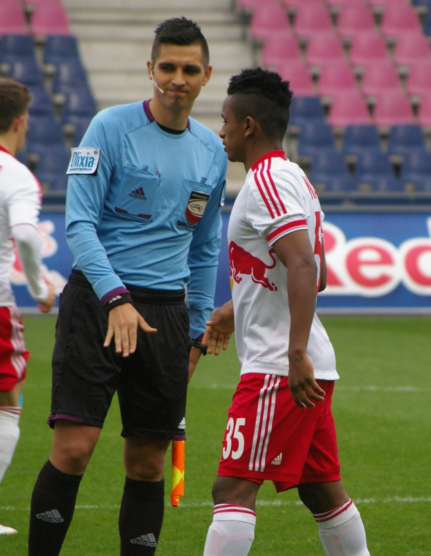 Konfrontation bei einem Jugendfußballspiel - Zeugen gesucht