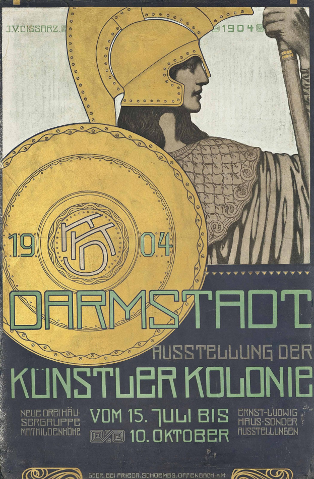 Plakat f├╝r ein 1904er Berlin-Konzert mit einem Helmtr├Ąger, der ein Schild h├Ąlt, mit «Darmstadt» und «K├╝nstler Kolonie» in fetter Schrift.