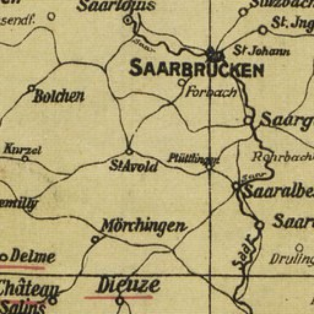 Ein detaillierter alter Stadtplan von Saarbrücken, Deutschland, mit Straßen, Gebäuden und Sehenswürdigkeiten, versehen mit Text in einer klassischen Schriftart.