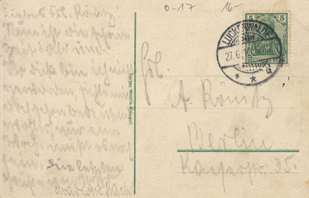 Alter Umschlag mit einer Briefmarke, die mit 'Luxemburg' frankiert ist, an Berlin, Deutschland adressiert.