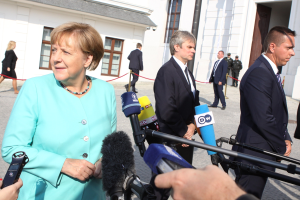 Kanzlerin und Kabinett im Dialog mit der Bevölkerung