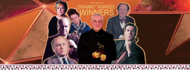 Gruppe von Menschen auf einer Bühne, die einen Preis halten und bei den Grammy Awards Winners feiern.