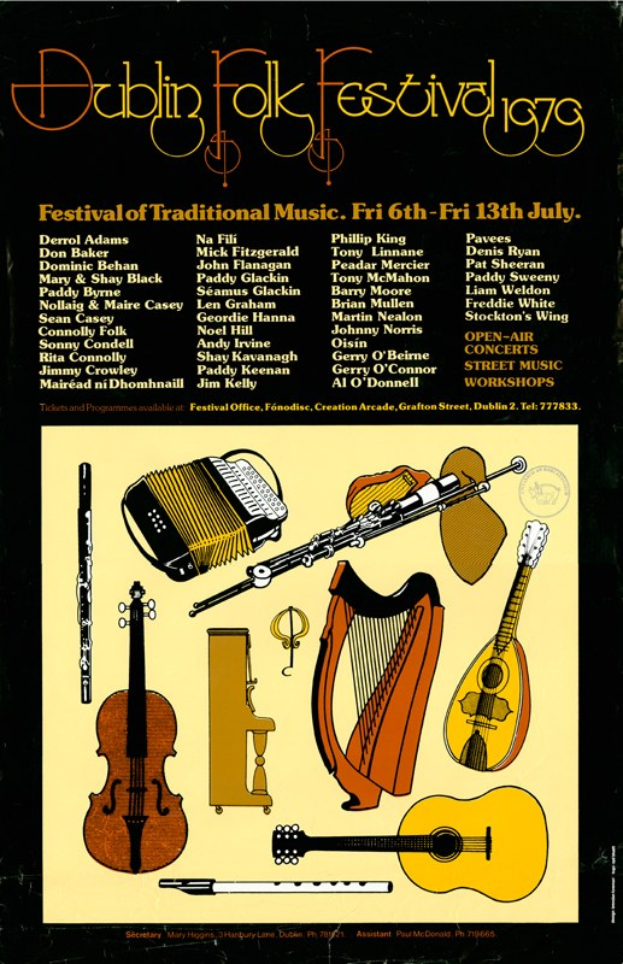 Plakat für das Dublin Folk Festival 1975 mit musikalischen Instrumenten wie Gitarre, Harfe, Flöte und Schlagzeug sowie Text mit Festivaldetails.