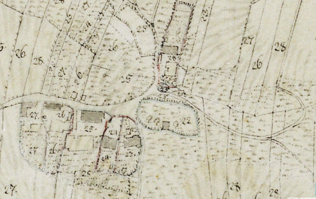 Detailreicher alter Stadtplan mit nummerierten Gebäuden, Straßen und Text, der eine vorgeschlagene Entwicklungsstelle am unteren Rand anzeigt.